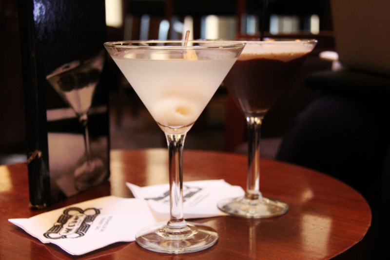 brasserie-BRIGNOLES-min_martini_bar_lychee_chocolate_alcohol_liquor_happy_hour_happy-910161